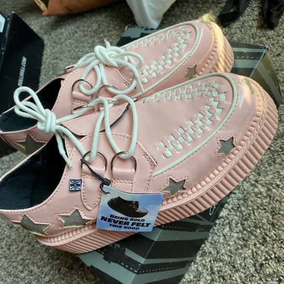 Pink & white creepers - Picture 3 of 4